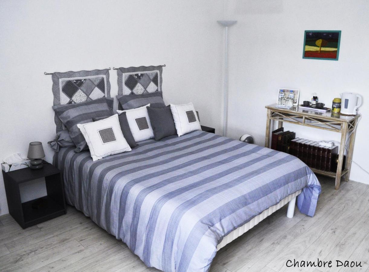Ty Daou Gwez Bed & Breakfast Irodouer Luaran gambar